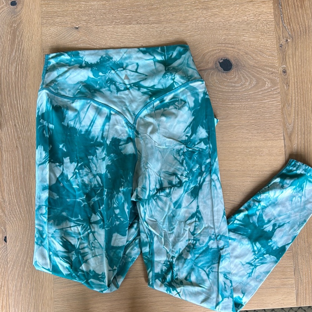 Blue and White Tie-Dye Leggings with Wide Waistband